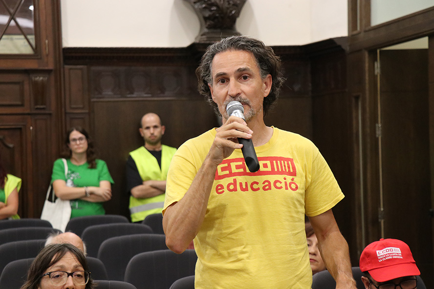 La Corporació Municipal de Sagunt mostra suport institucional al professorat per la vaga indefinida