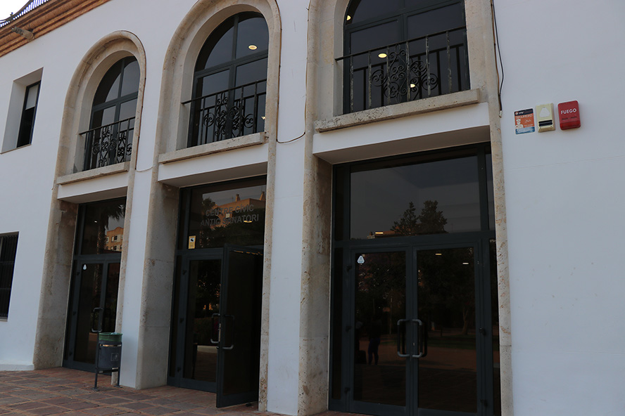 La sala de adultos de la Biblioteca  Centro Cívico Antiguo Sanatorio  permanecerá cerrada en la jornada de hoy 