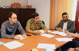 Grups polítics i representants veïnals consensuen una declaració institucional en la Comissió Especial de Platges