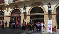 Nuevo minuto de silencio en Sagunto por dos presuntos asesinatos por violencia machista este fin de semana 