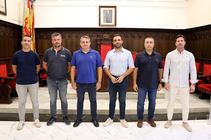 La nova directiva del CD Acero es reunix amb l'alcalde i el regidor d'Activitat Física, Salut i Esports
