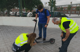 La Policia Local de Sagunt rep formació específica sobre els patinets elèctrics