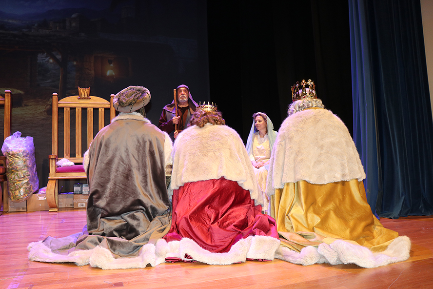 Ses majestats els Reis Mags d'Orient arriben a Sagunt per a visitar els xiquets i les xiquetes