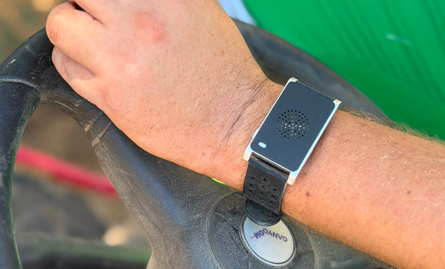 La SAG de Sagunto reparte cerca de 460 pulseras preventivas contra los golpes de calor a su plantilla