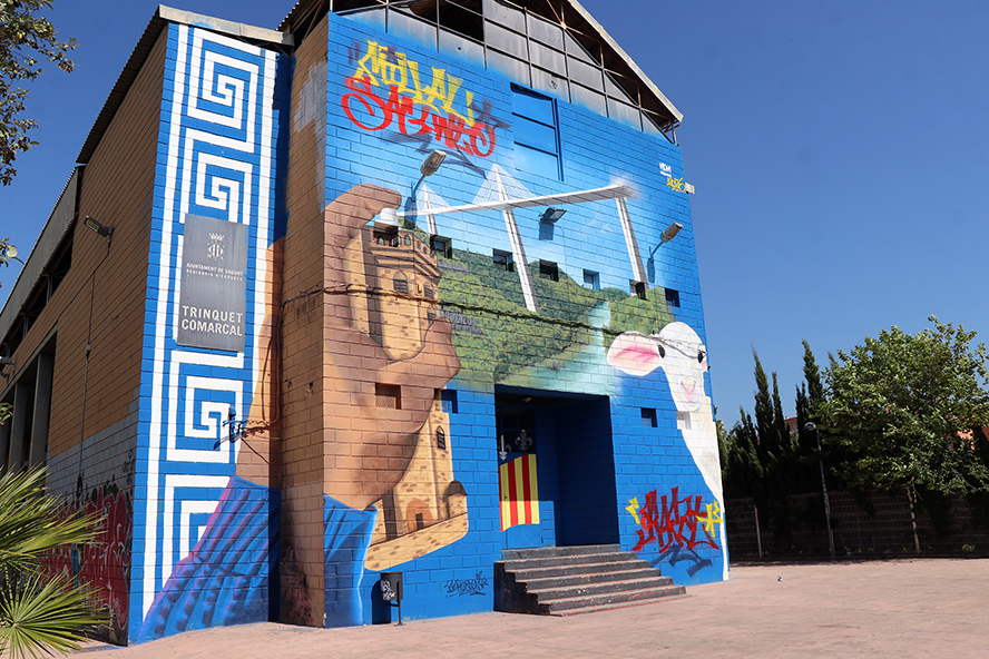 Set nous murals donen color als carrers de la ciutat de Sagunt gràcies a la XI edició del Més Que Murs
