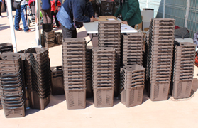 Sagunt torna a repartir poals marrons per al reciclatge del fem orgànic