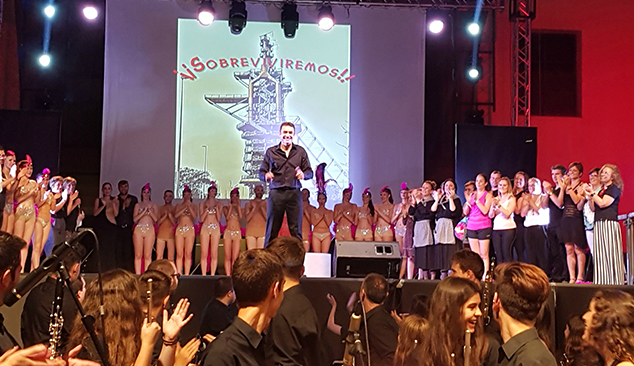 Música al Port comienza con el musical ‘A través del paso’, con éxito de público y crítica