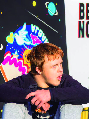 Exposició 'Benvingudes (totes les persones) al nostre planeta'