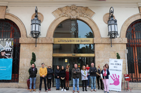 Sagunt guarda un minut de silenci pels presumptes assassinats masclistes ocorreguts al municipi tinerfeny d’Adeje