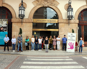 Sagunt guarda un minut de silenci en senyal de condemna i repulsa pel presumpte assassinat masclista ocorregut a Alboraia