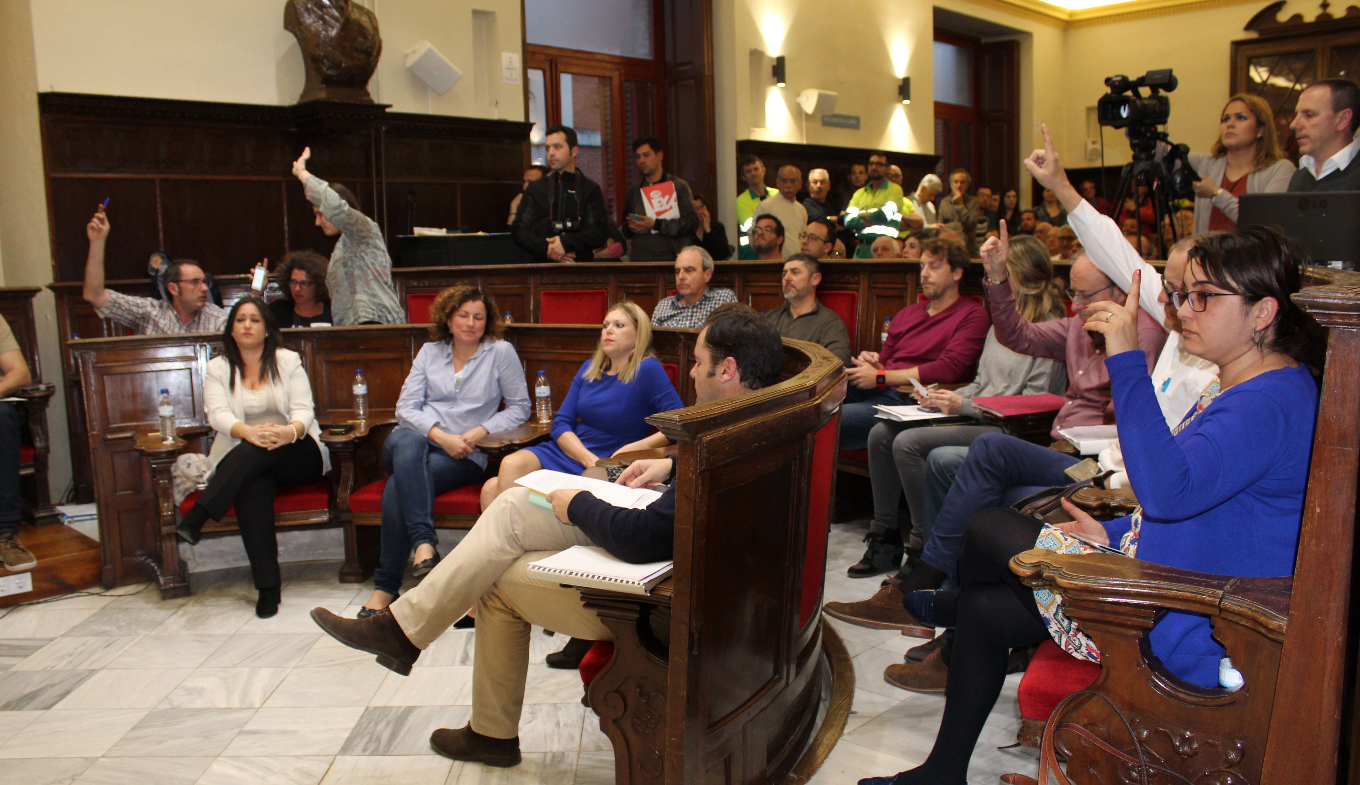 El Ple no aprova l'emissió del dictamen municipal desfavorable a l'esborrany de plec de condicions particulars remés per la Conselleria de Medi Ambient 