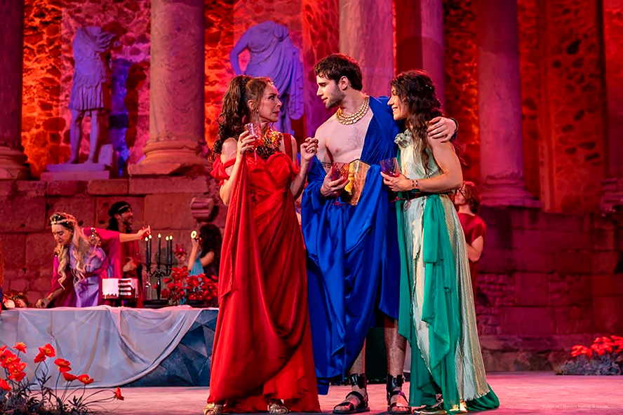 Sagunt a Escena acoge la representación del mito griego 'Fedra', protagonizada por Lydia Bosch y Julio Peña
