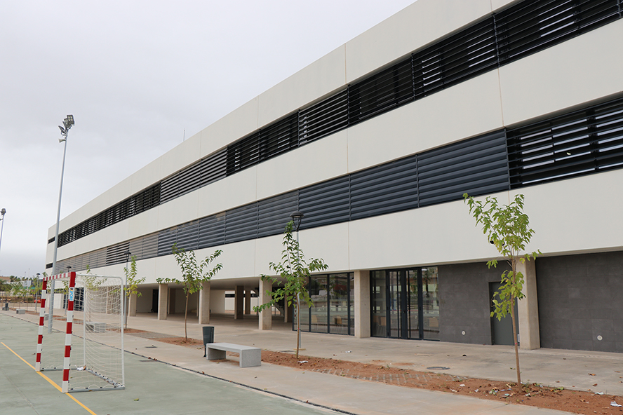 El Ple Municipal aprova sol·licitar que s'estudie la possibilitat d'implantar batxillerat nocturn en un dels instituts del Port de Sagunt