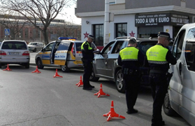 La Policia Local de Sagunt du a terme una campanya per a controlar l’ús dels cinturons de seguretat i dels sistemes de retenció infantil