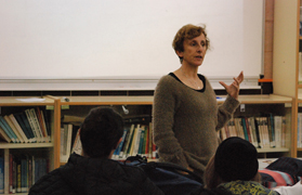 El documental 'Mujeres Deportistas: una historia en común' continua amb les visites als instituts