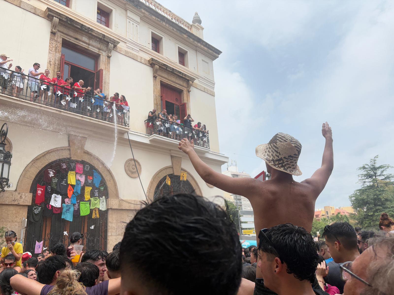 Sagunt comença les festes amb el tro d’avís i la xopà