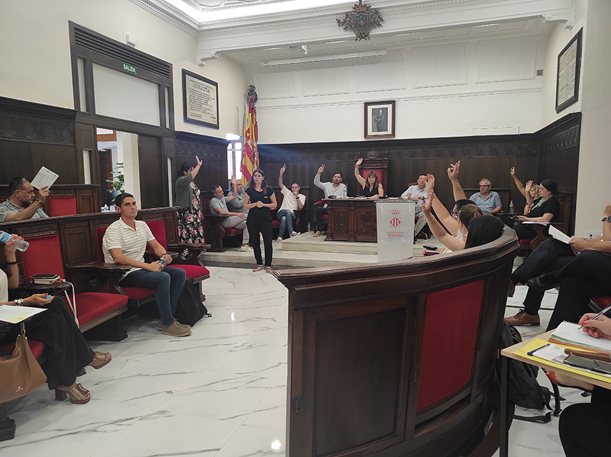 L'Ajuntament de Sagunt acorda elevar una protesta a la Conselleria de Medi Ambient per "irregularitats" en la DIA favorable als projectes de macrocentrals fotovoltaiques