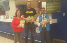Carrefour dona juguetes y caramelos para la Cabalgata de los Reyes Magos