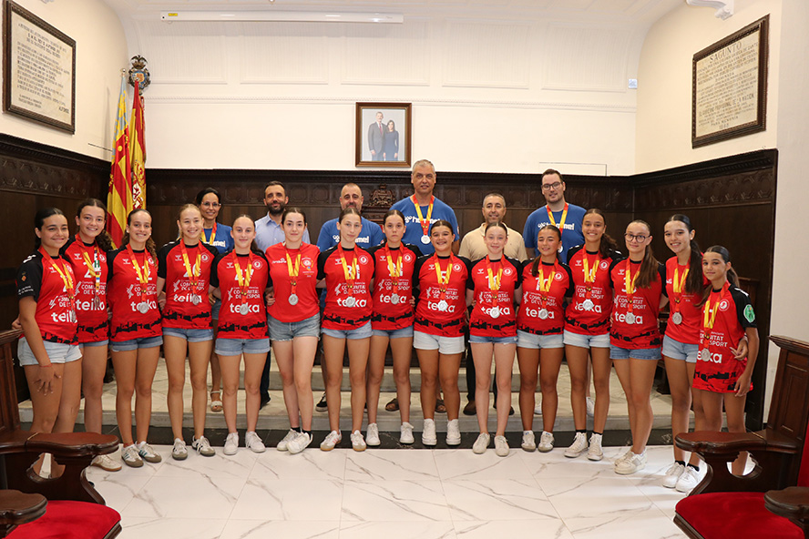 L'equip infantil del BM Morvedre rep el reconeixement municipal pel seu subcampionat d'Espanya