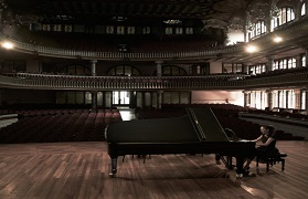 La pianista Ayako Fujiki oferix un concert este divendres