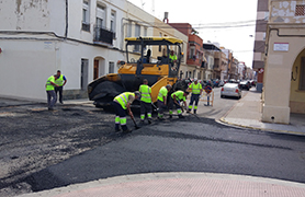 Manteniment repavimenta la plaça Independència i voltants