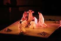 La Dependent inaugura Sagunt a Escena amb l'obra “De Sukei a Naima”