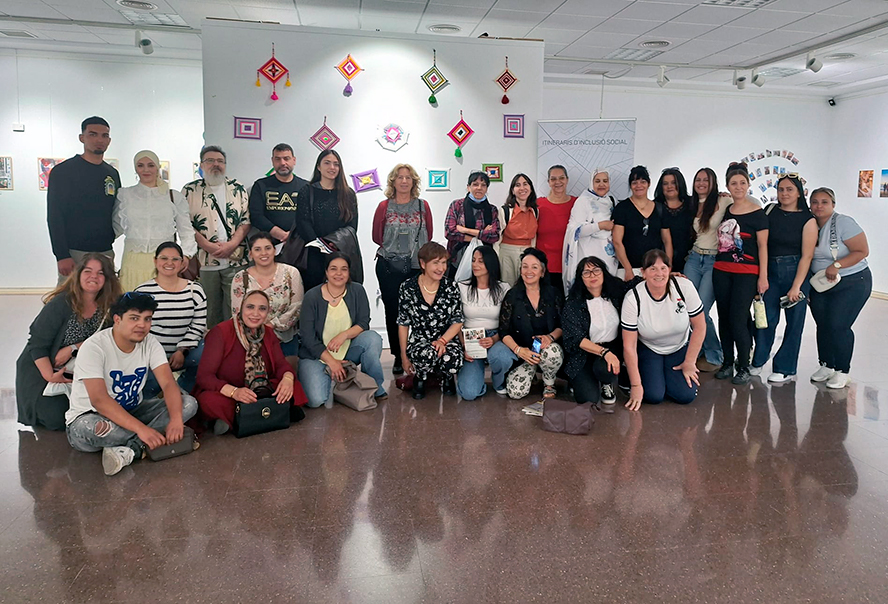 Els tallers Lo Veo Me Ven i Arteterapia de Serveis Socials acaben amb una exposició participativa