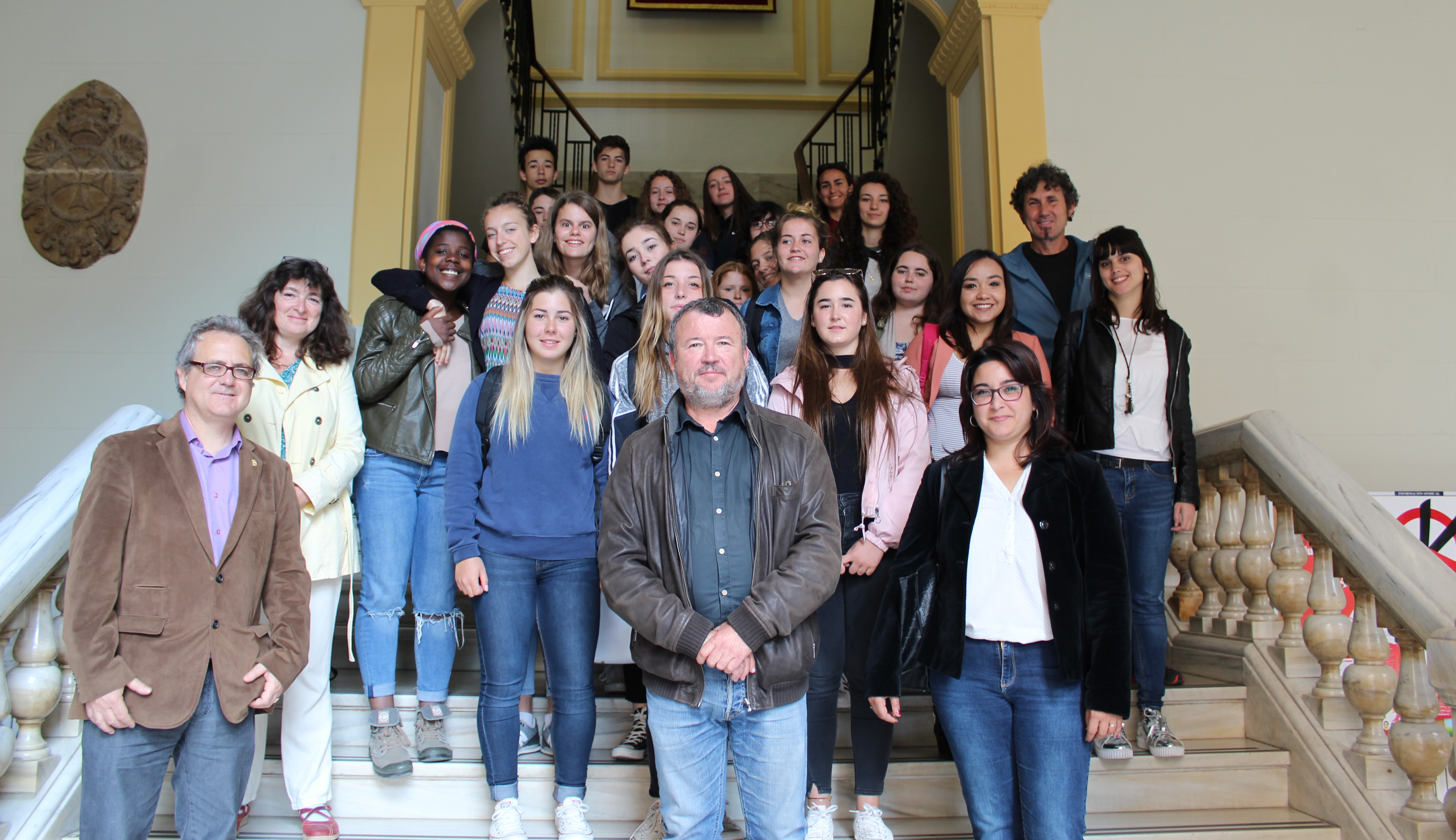 El Ayuntamiento de Sagunto recibe a 20 estudiantes de Millau que realizan un intercambio con institutos del municipio
