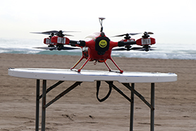 El servei de dron de salvament rep una valoració positiva per convertir la platja de Port de Sagunt en la més segura
