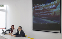 L'alcalde assisteix a la conferència d'Helena Villasante presentada pel regidor de Cultura