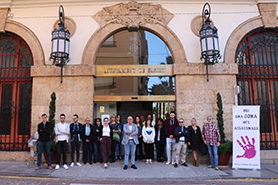 Sagunt guarda un minut de silenci pels presumptes assassinats masclistes ocorreguts a Sevilla, Finestrat (Alacant) i Pamplona