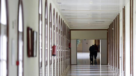 El ple aprova una moció per a sol·licitar millores en les condicions del personal que treballa amb persones majors