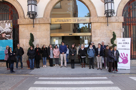 Sagunt guarda un minut de silenci pel presumpte assassinat masclista ocorregut a Vinaròs 