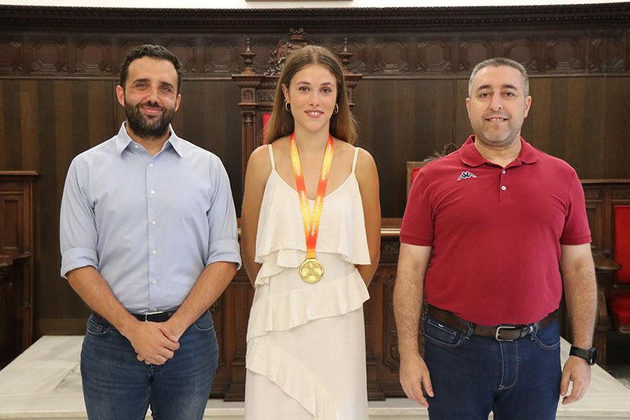 El Consistori homenatja Lucía Gramage per l'or en el Campionat d'Espanya d'Atletisme sub-23