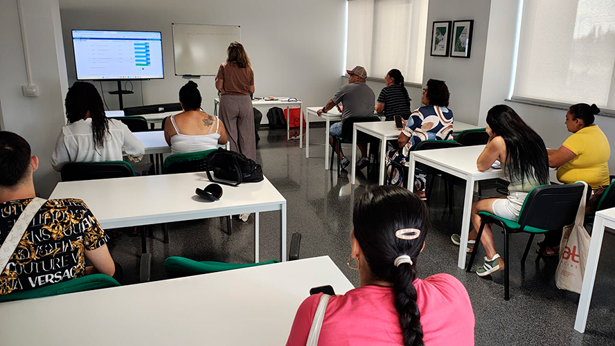 Comença una formació sobre neteja en espais oberts i instal·lacions industrials del programa municipal Itineraris d’Inclusió Social