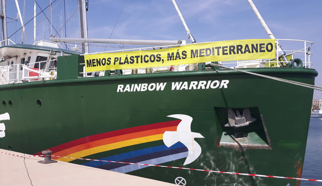 El Consejo Asesor de Medio Ambiente visita el barco 'Rainbow Warrior' de Greenpeace