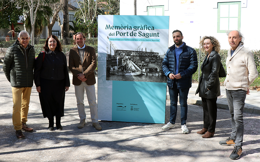 Els jardins de la Gerència alberguen l'exposició de l'APV, 'Memòria gràfica del Port de Sagunt'