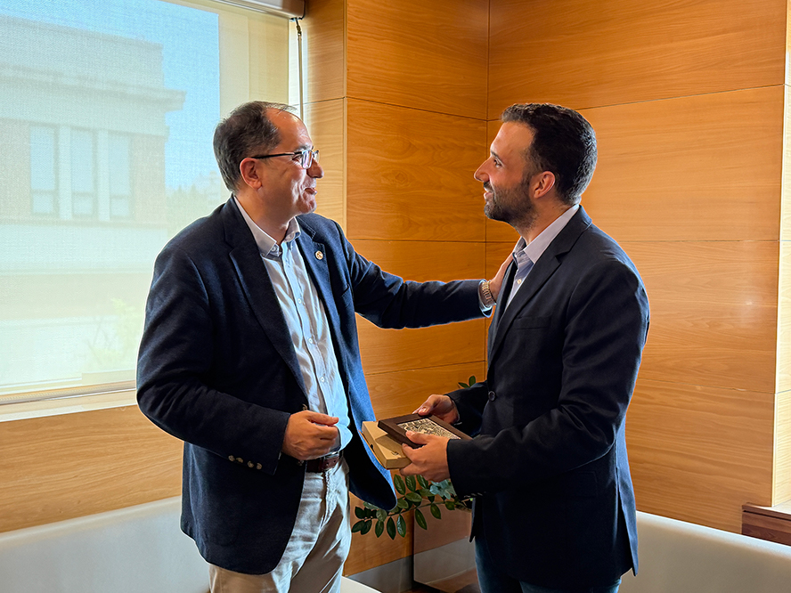 Primera presa de contacte entre l'alcalde de Sagunt i el nou rector de la Universitat de València